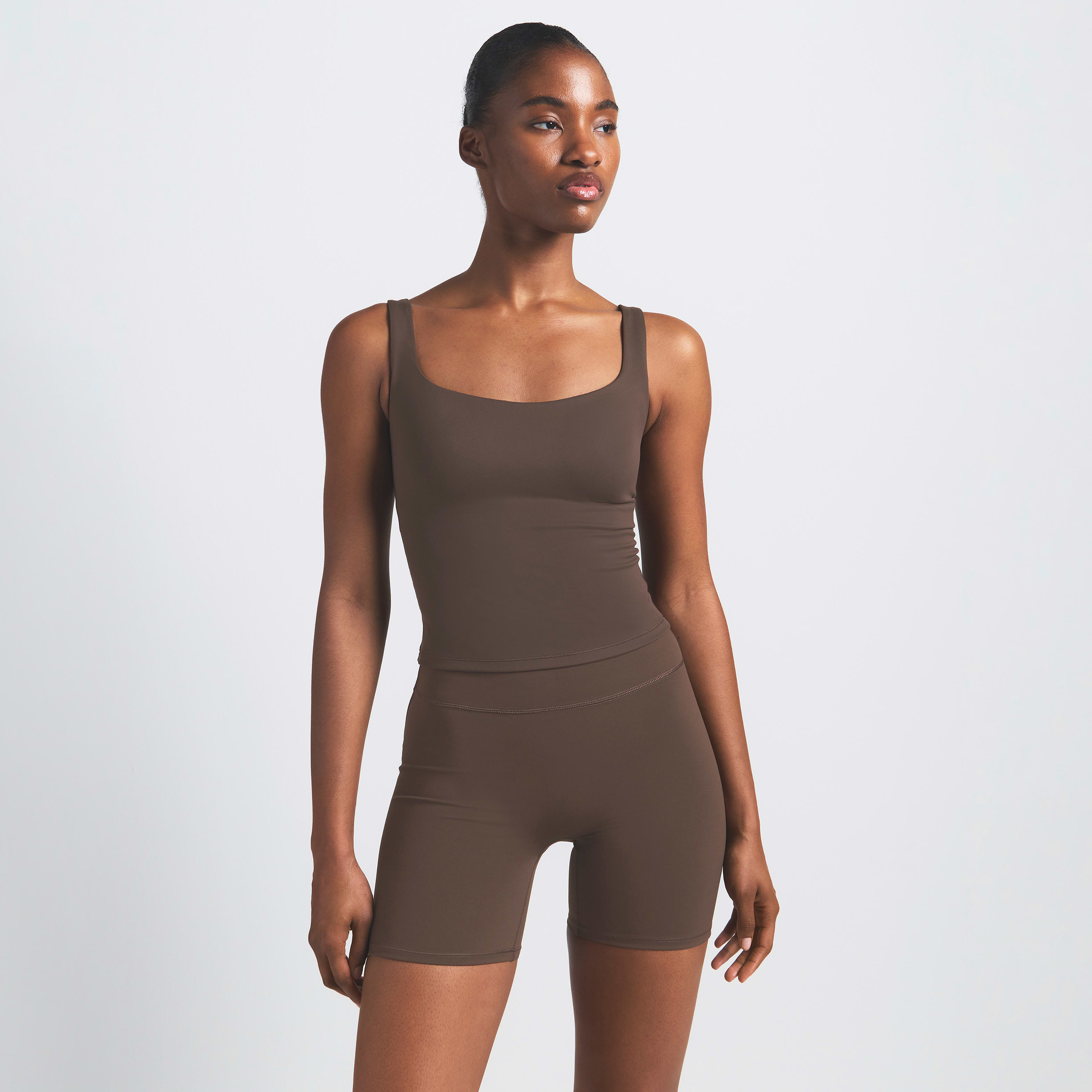 NikeSKIMS Matte Women's Shaping Scoop Bra | The Summit
